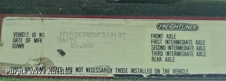 image for item DP0951 1992 Freightliner semi truck