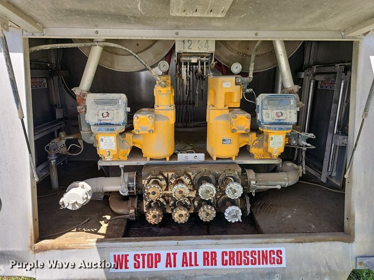 image for item DP6460 2007 Kenworth T300 fuel truck