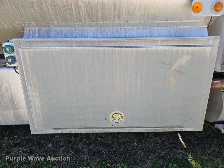 image for item DP6460 2007 Kenworth T300 fuel truck