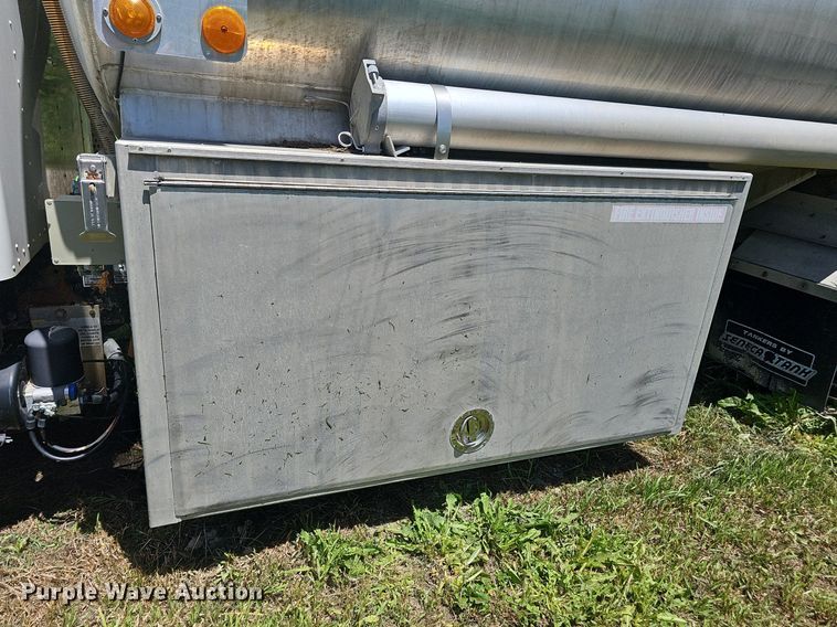 image for item DP6460 2007 Kenworth T300 fuel truck