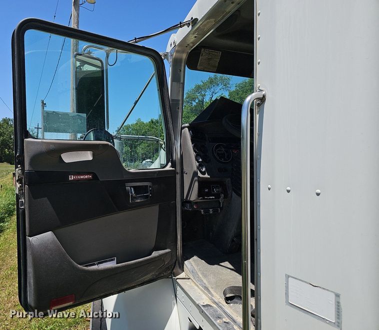 image for item DP6460 2007 Kenworth T300 fuel truck