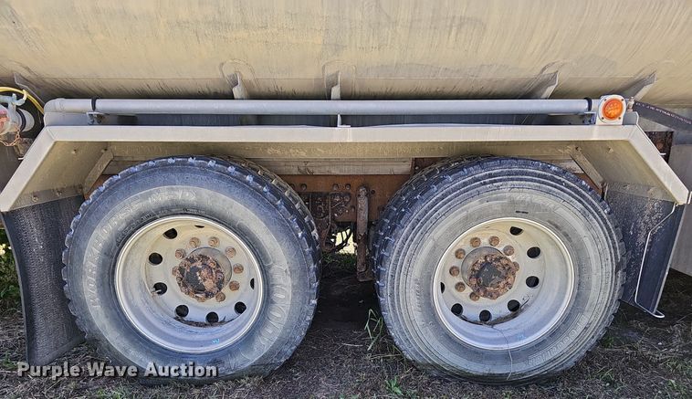 image for item DP6460 2007 Kenworth T300 fuel truck