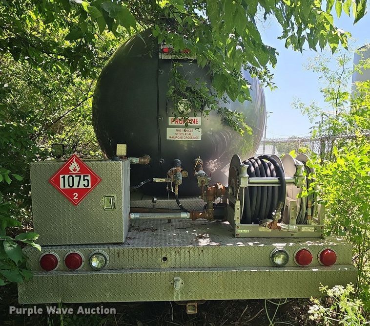 image for item DP6461 2011 Kenworth T370 propane delivery truck