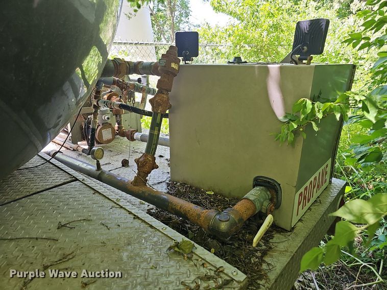 image for item DP6461 2011 Kenworth T370 propane delivery truck