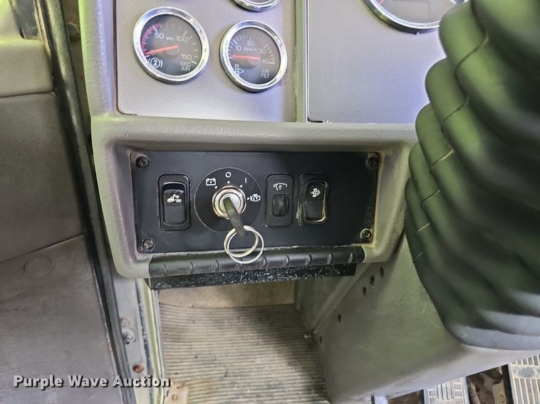 image for item DP6461 2011 Kenworth T370 propane delivery truck