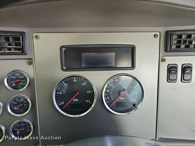 image for item DP6461 2011 Kenworth T370 propane delivery truck