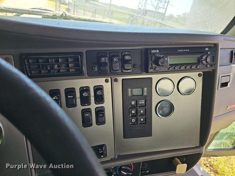 image for item DP6461 2011 Kenworth T370 propane delivery truck