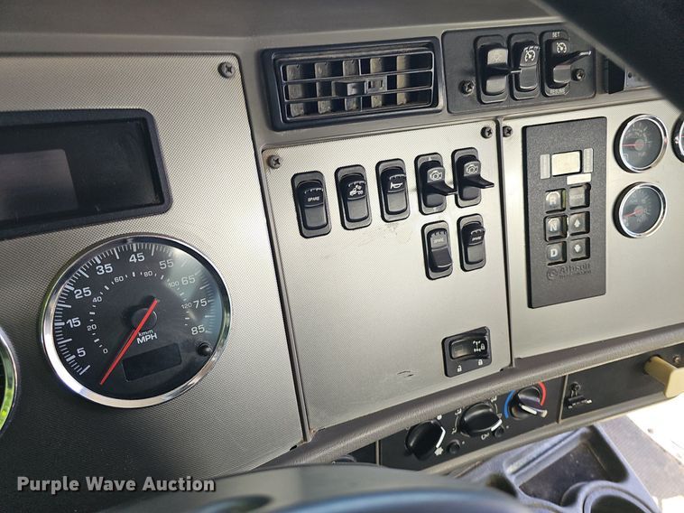 image for item DP6461 2011 Kenworth T370 propane delivery truck