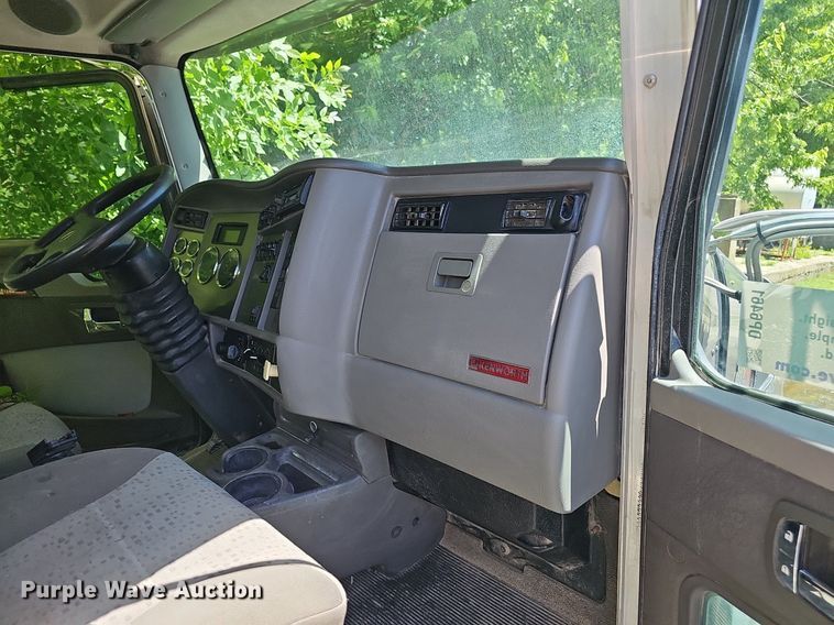 image for item DP6461 2011 Kenworth T370 propane delivery truck