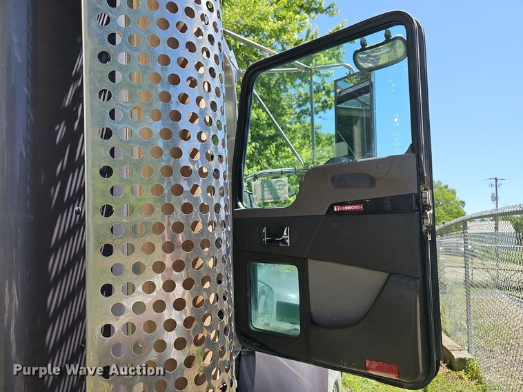 image for item DP6461 2011 Kenworth T370 propane delivery truck