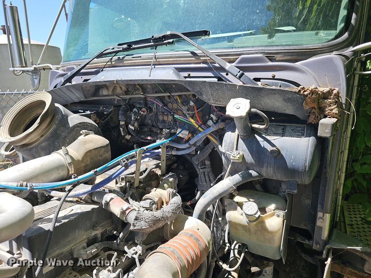 image for item DP6461 2011 Kenworth T370 propane delivery truck