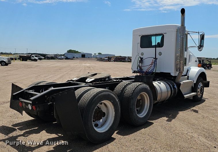 image for item DP6500 2013 Kenworth T800 semi truck