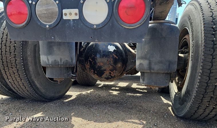 image for item DP6500 2013 Kenworth T800 semi truck