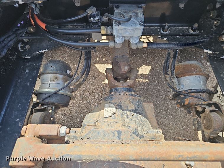 image for item DP6500 2013 Kenworth T800 semi truck