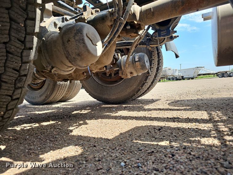 image for item DP6500 2013 Kenworth T800 semi truck