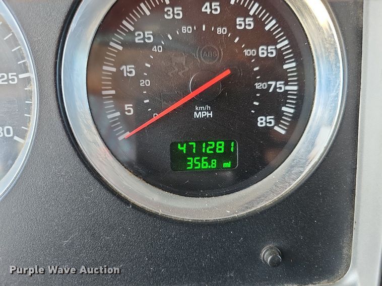 image for item DP6500 2013 Kenworth T800 semi truck