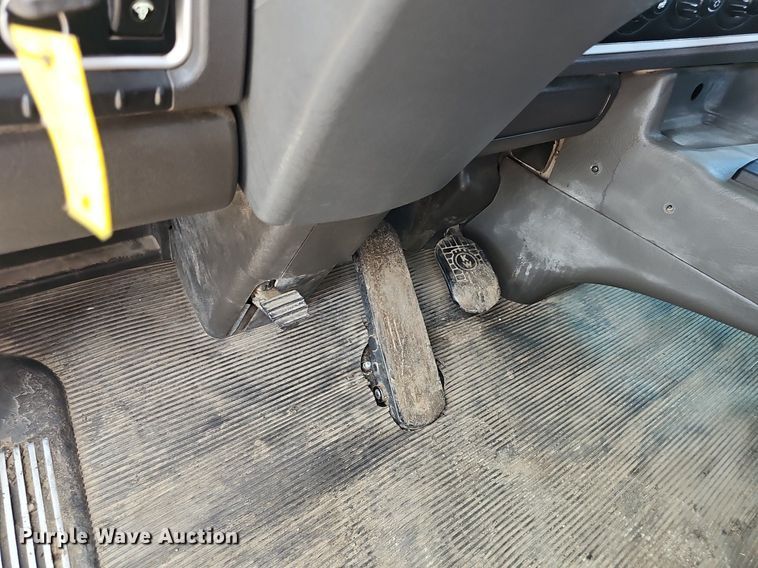 image for item DP6500 2013 Kenworth T800 semi truck