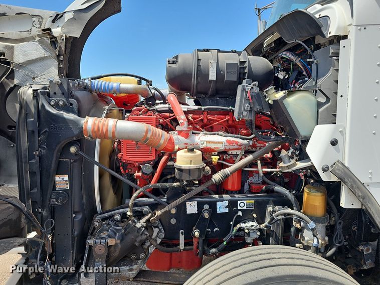 image for item DP6500 2013 Kenworth T800 semi truck