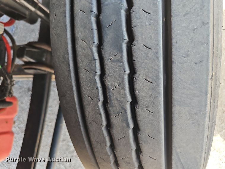 image for item DP6500 2013 Kenworth T800 semi truck