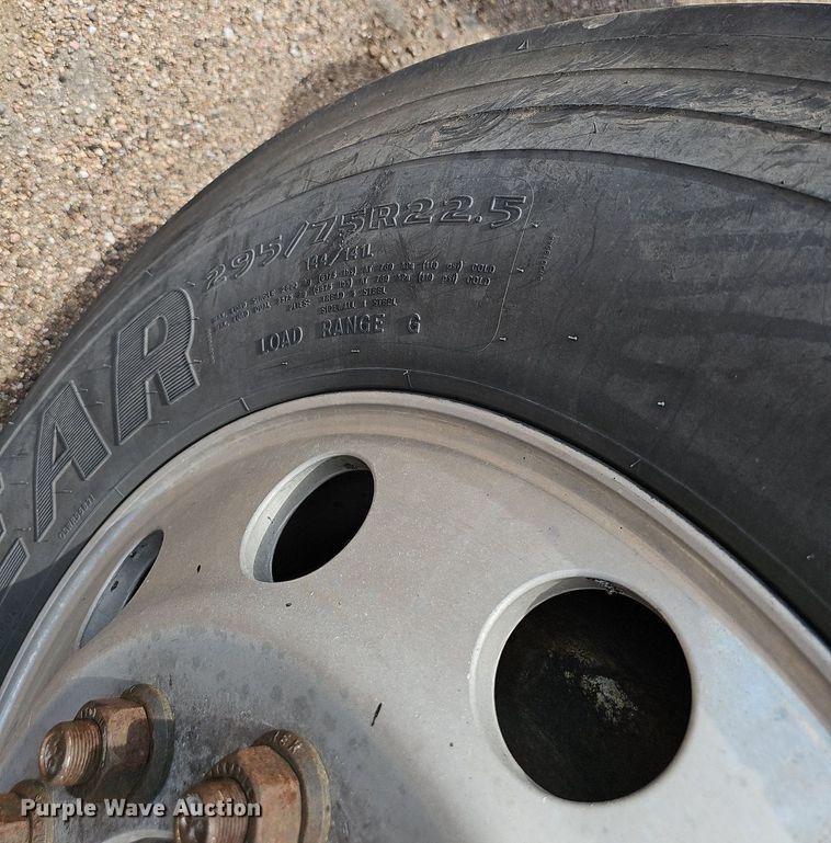 image for item DP6500 2013 Kenworth T800 semi truck