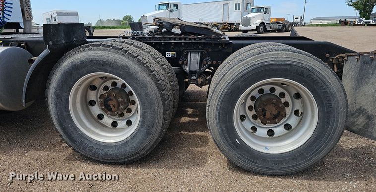 image for item DP6500 2013 Kenworth T800 semi truck