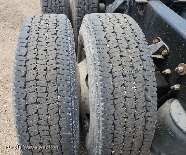 image for item DP6500 2013 Kenworth T800 semi truck