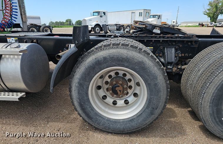 image for item DP6500 2013 Kenworth T800 semi truck