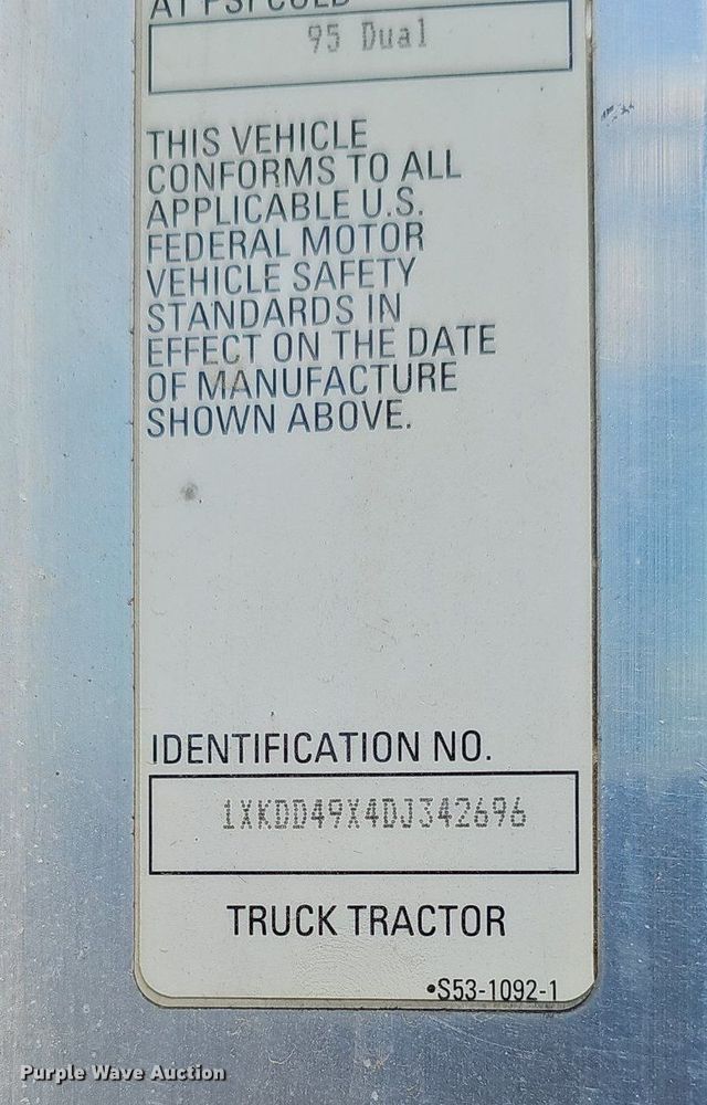 image for item DP6500 2013 Kenworth T800 semi truck