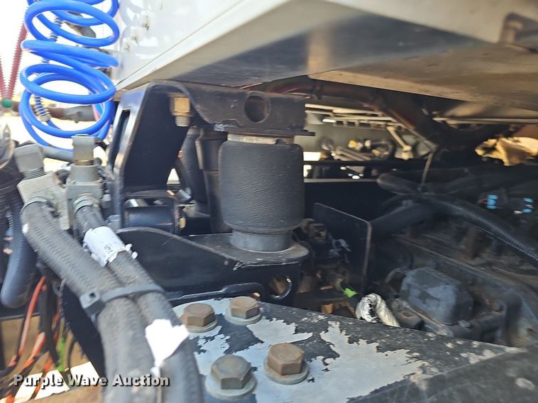 image for item DP6501 2013 Kenworth T800 semi truck