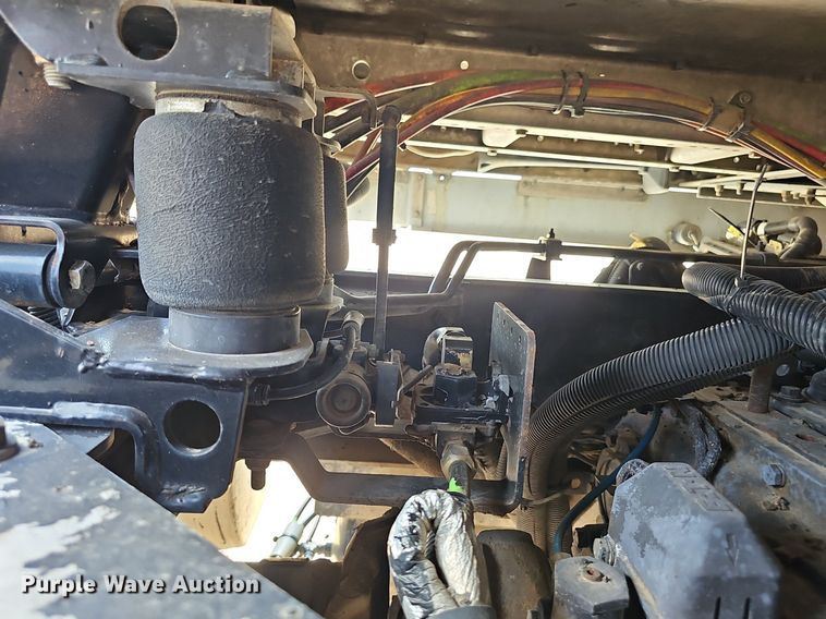 image for item DP6501 2013 Kenworth T800 semi truck