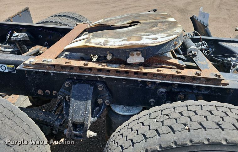 image for item DP6501 2013 Kenworth T800 semi truck