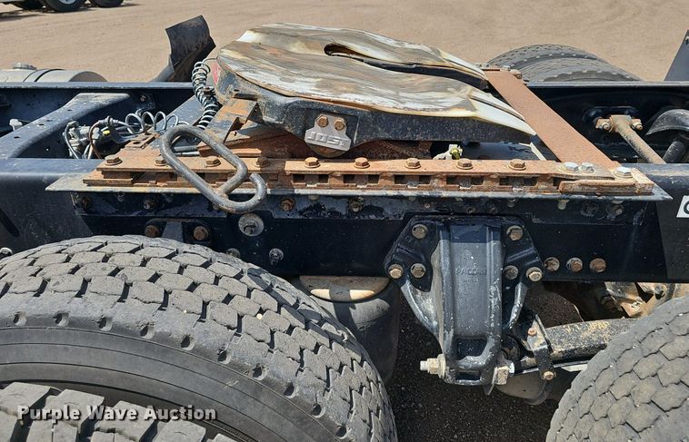 image for item DP6501 2013 Kenworth T800 semi truck