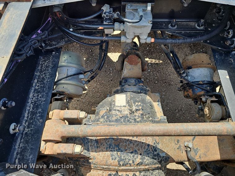 image for item DP6501 2013 Kenworth T800 semi truck