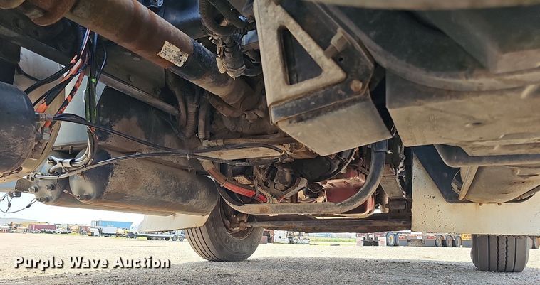 image for item DP6501 2013 Kenworth T800 semi truck