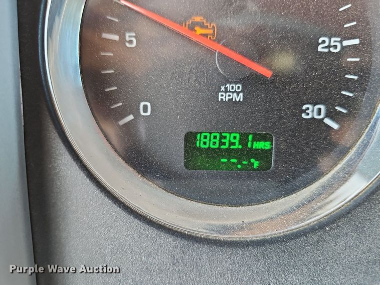 image for item DP6501 2013 Kenworth T800 semi truck