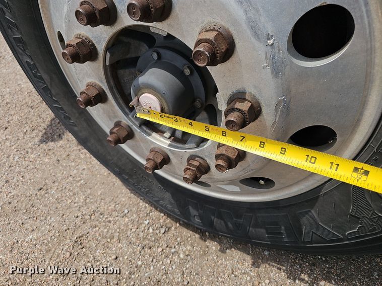 image for item DP6501 2013 Kenworth T800 semi truck