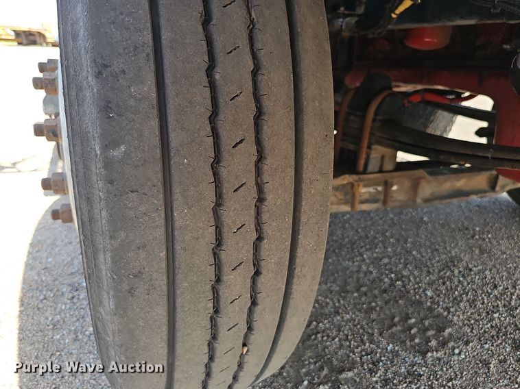 image for item DP6501 2013 Kenworth T800 semi truck