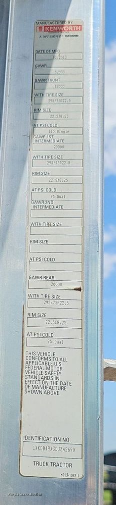 image for item DP6501 2013 Kenworth T800 semi truck