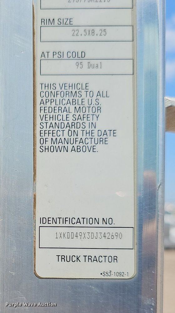 image for item DP6501 2013 Kenworth T800 semi truck