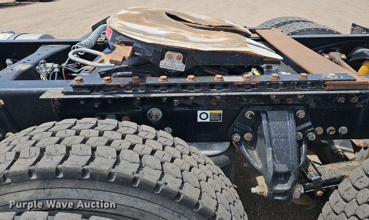 image for item DP6502 2013 Kenworth T800 semi truck