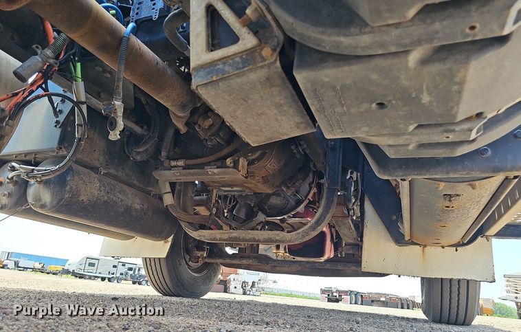 image for item DP6502 2013 Kenworth T800 semi truck