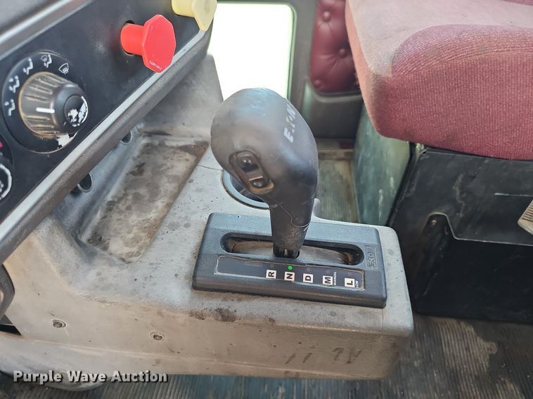 image for item DP6502 2013 Kenworth T800 semi truck