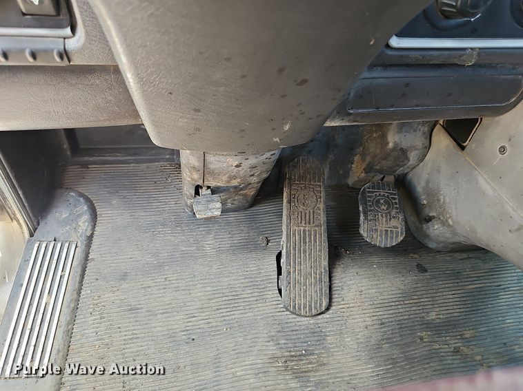 image for item DP6502 2013 Kenworth T800 semi truck