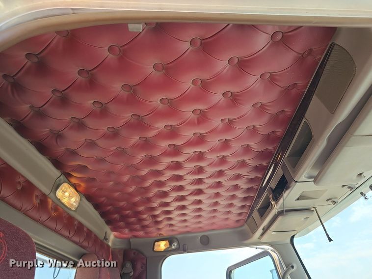 image for item DP6502 2013 Kenworth T800 semi truck