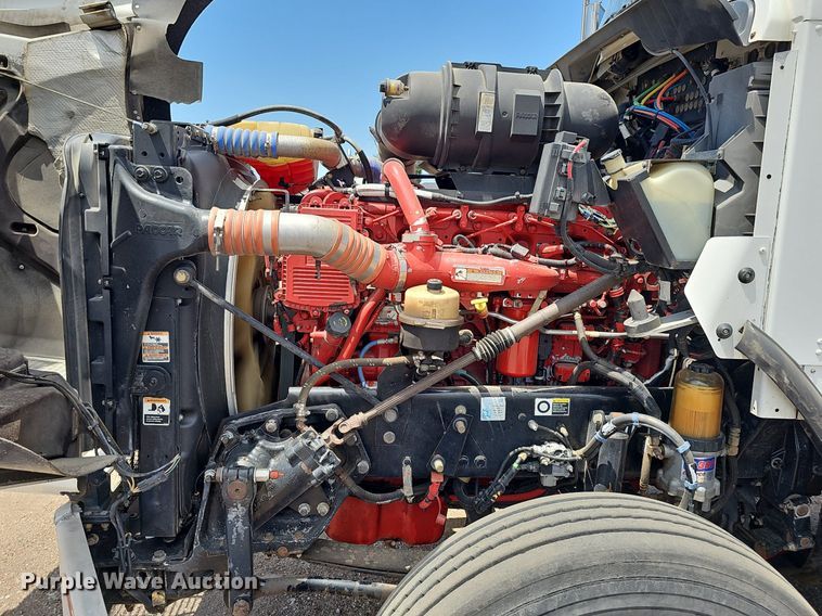 image for item DP6502 2013 Kenworth T800 semi truck