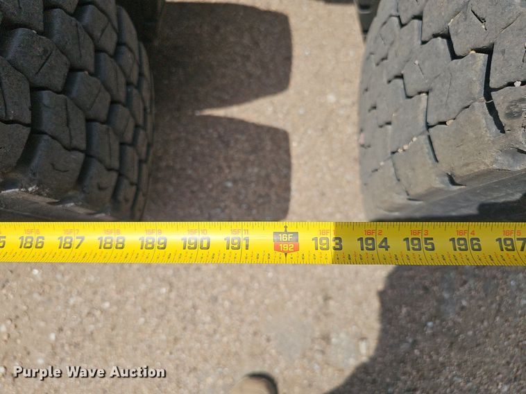 image for item DP6502 2013 Kenworth T800 semi truck