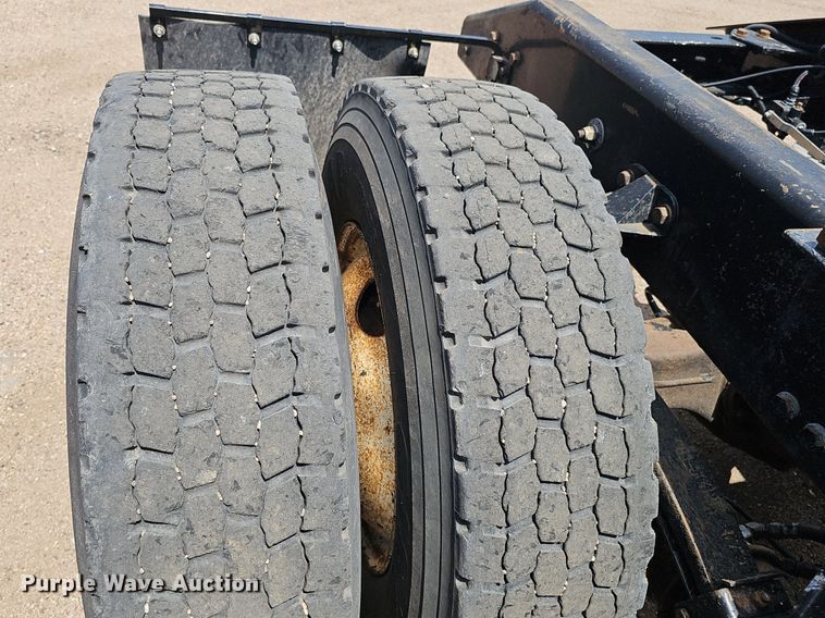 image for item DP6502 2013 Kenworth T800 semi truck