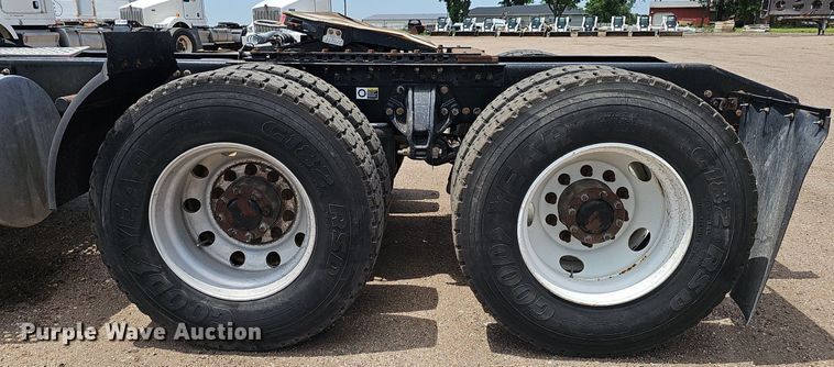 image for item DP6502 2013 Kenworth T800 semi truck