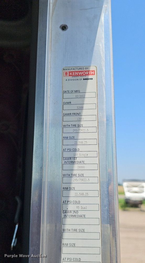 image for item DP6502 2013 Kenworth T800 semi truck