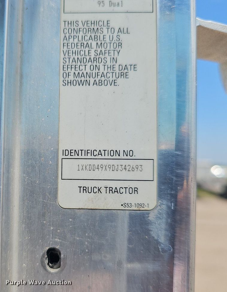 image for item DP6502 2013 Kenworth T800 semi truck